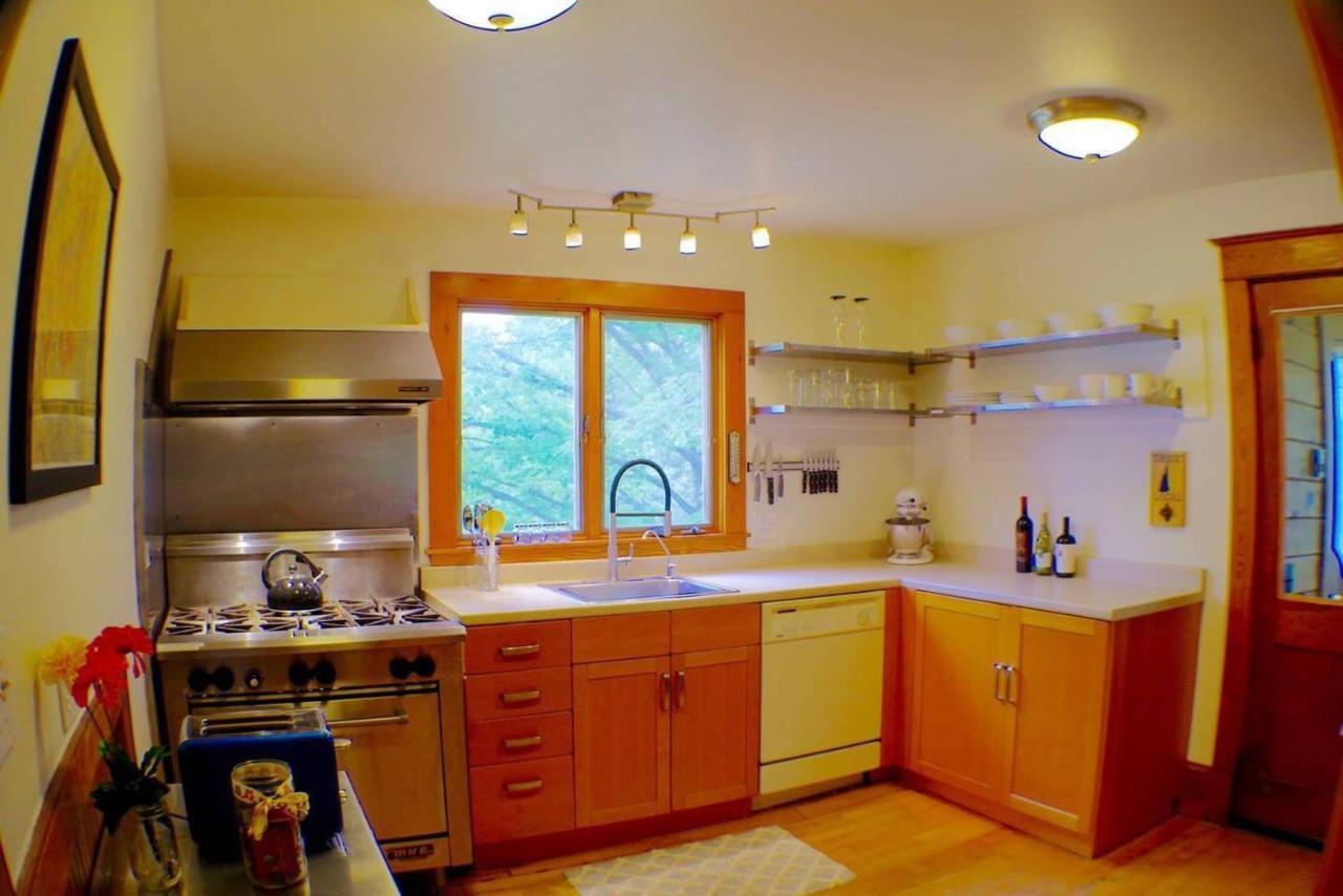 The Craftsman Farmhouse With Modern Flair Bethlehem Esterno foto